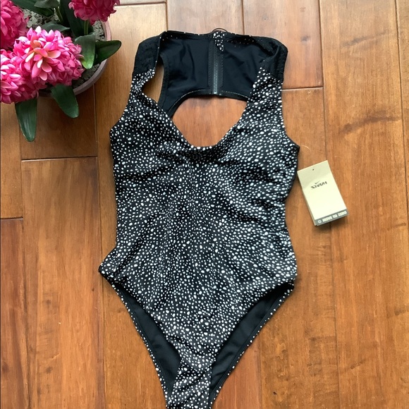 NIKE SWIM One-Piece Swimsuit - Picture 4 of 4